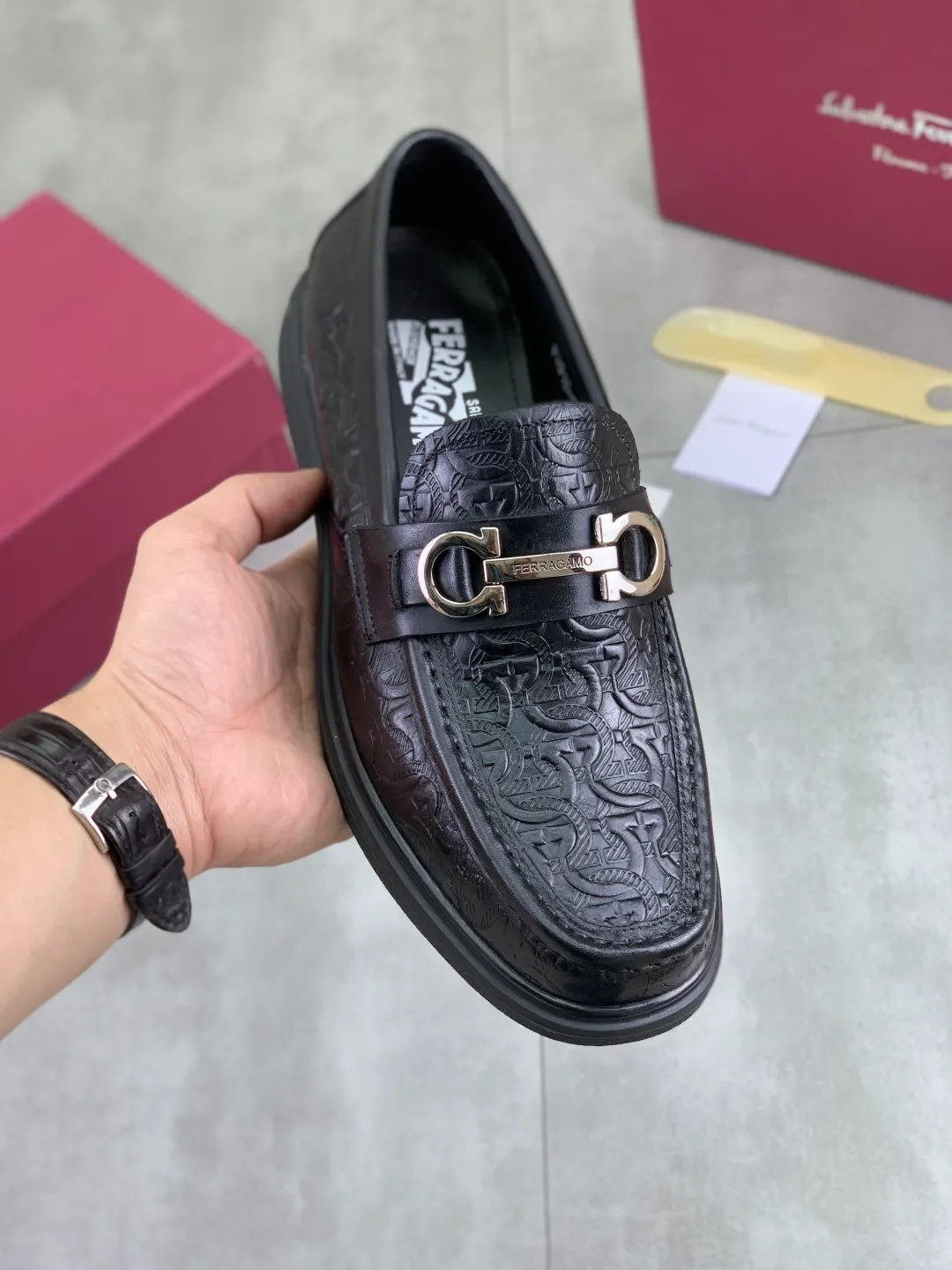 Men's Men's Shoes 💰P460💰[New Style] Water-dyed Niuli 🆘[Salvatore Ferragamo] Ferragamo's latest casual business leather shoes for men! Listed simultaneously! The fabric is made of specially imported original calfskin, and the interior is made of imported water-dyed cowhide. It is absolutely luxurious and leads the fashion trend. Matching code: 38-45; black optional